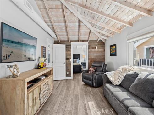 126  Collins  , Newport Beach, CA