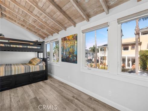 126  Collins  , Newport Beach, CA