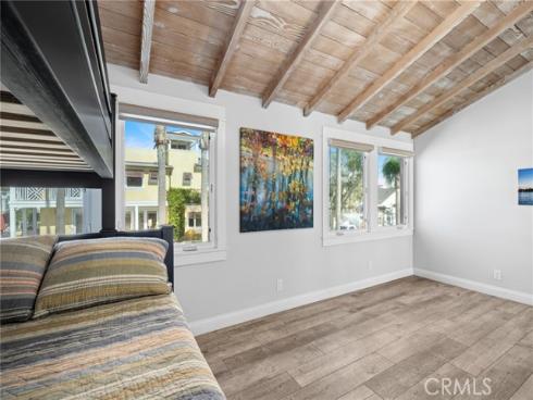 126  Collins  , Newport Beach, CA