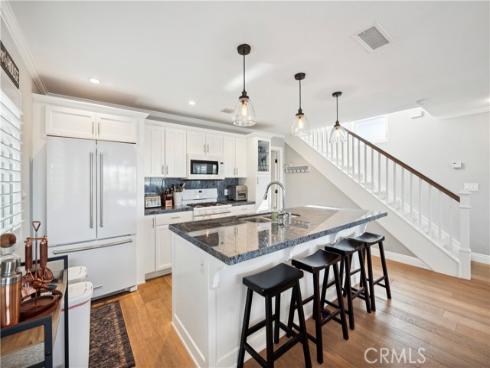 231  Canal  , Newport Beach, CA