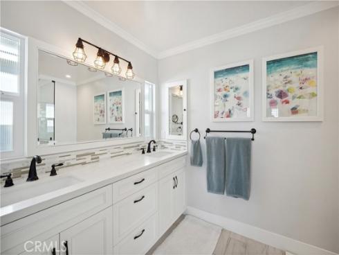 231  Canal  , Newport Beach, CA