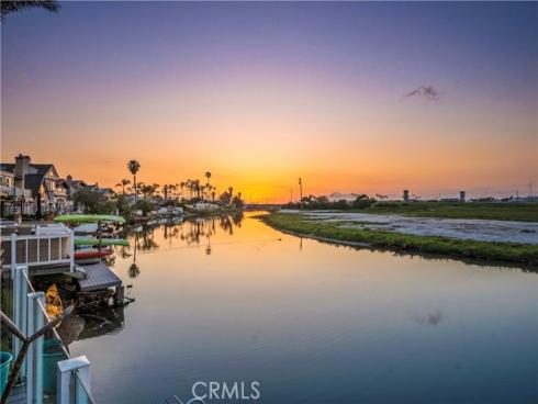 231  Canal  , Newport Beach, CA