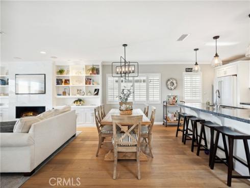 231  Canal  , Newport Beach, CA