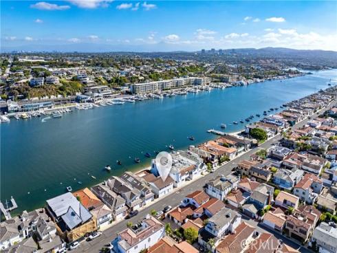 318  Via Lido Nord  , Newport Beach, CA