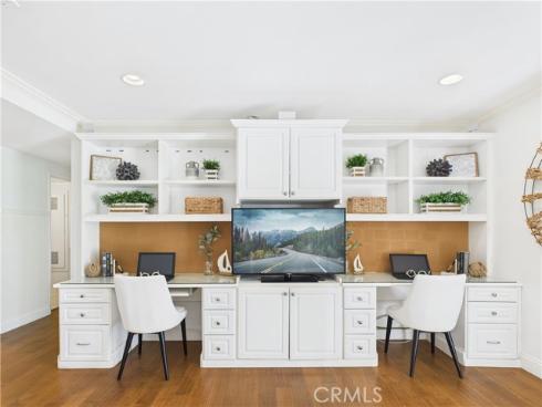 519  Vista Flora  , Newport Beach, CA