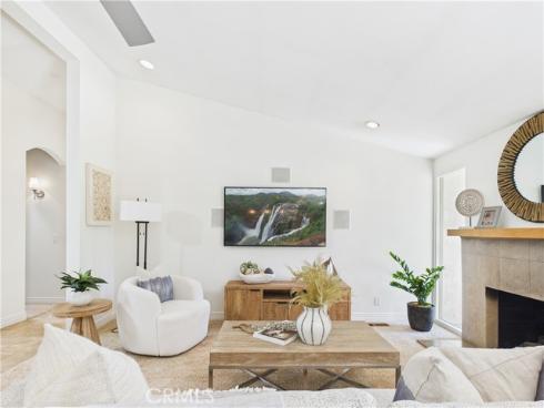 519  Vista Flora  , Newport Beach, CA