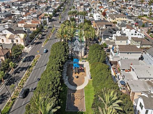 3709 W Balboa  , Newport Beach, CA