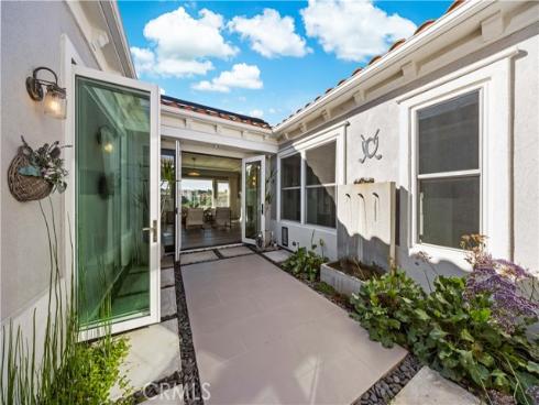 58  Victoria  , Newport Beach, CA