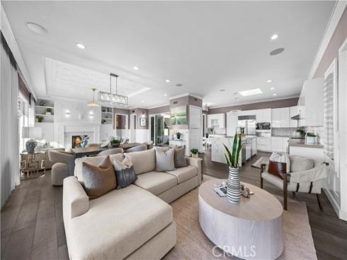 58  Victoria  , Newport Beach, CA