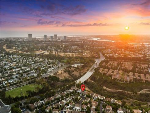 58  Victoria  , Newport Beach, CA