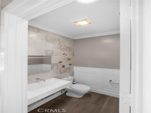 58  Victoria  , Newport Beach, CA