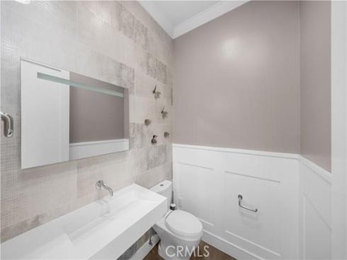 58  Victoria  , Newport Beach, CA