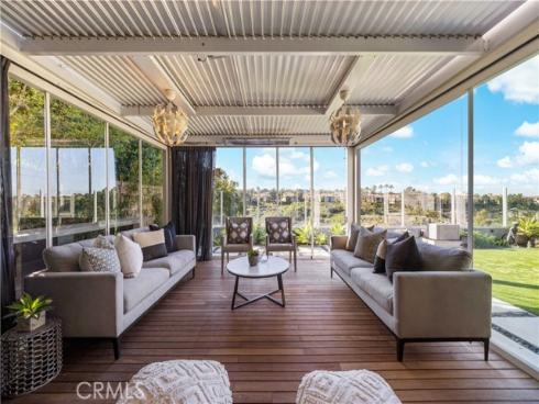 58  Victoria  , Newport Beach, CA