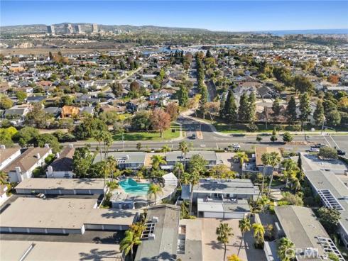 1008  Buckingham  17  Lane, Newport Beach, CA