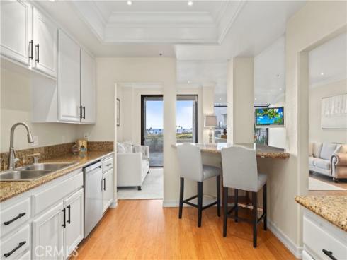 200  Paris  111  Lane, Newport Beach, CA