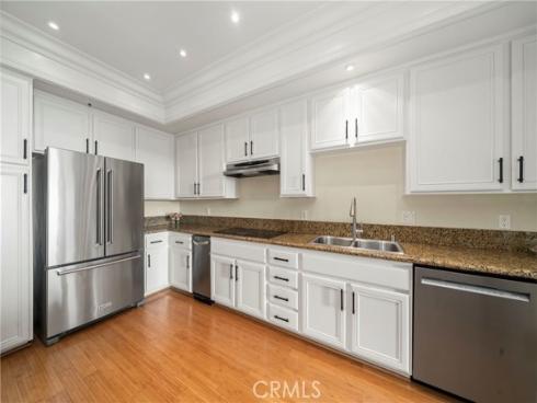 200  Paris  111  Lane, Newport Beach, CA