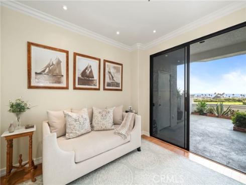 200  Paris  111  Lane, Newport Beach, CA