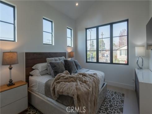 600  Powell Place  , Newport Beach, CA