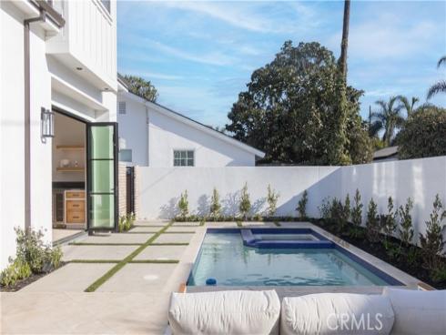 600  Powell Place  , Newport Beach, CA