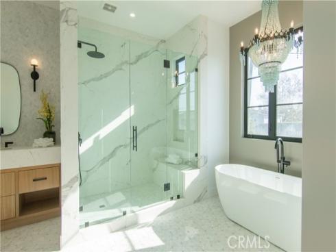 600  Powell Place  , Newport Beach, CA