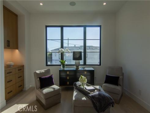 600  Powell Place  , Newport Beach, CA