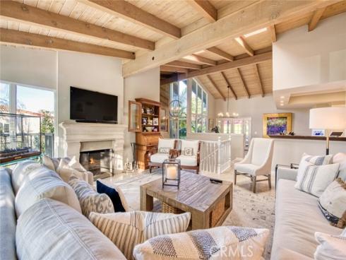 2134  Vista Entrada  , Newport Beach, CA