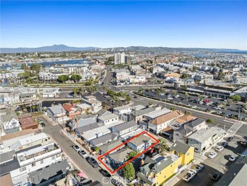 304  33rd Street  , Newport Beach, CA