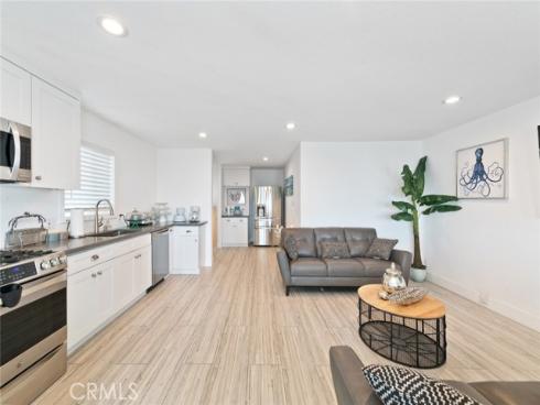 2212 W Oceanfront  , Newport Beach, CA