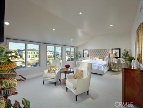 8  Linda Isle  , Newport Beach, CA