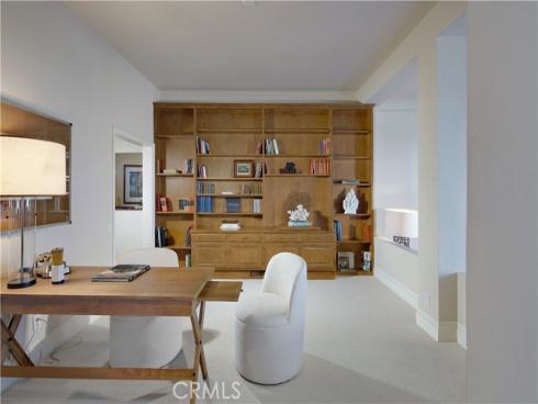 8  Linda Isle  , Newport Beach, CA