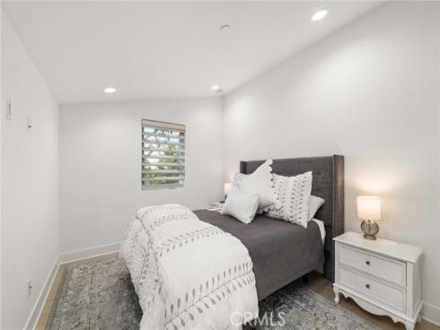 2127  Cresta  , Newport Beach, CA