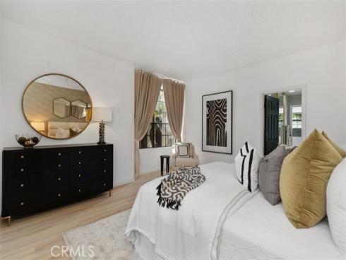 26  Coventry  25 , Newport Beach, CA