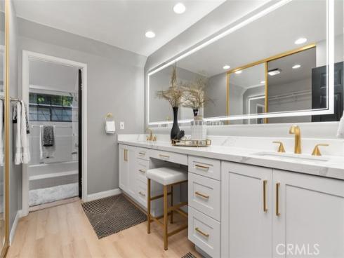 26  Coventry  25 , Newport Beach, CA