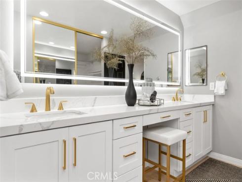 26  Coventry  25 , Newport Beach, CA