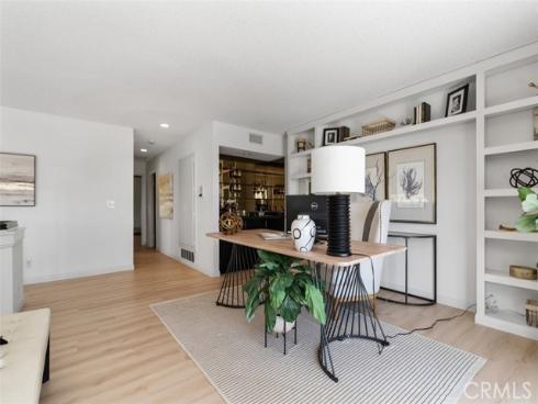 26  Coventry  25 , Newport Beach, CA