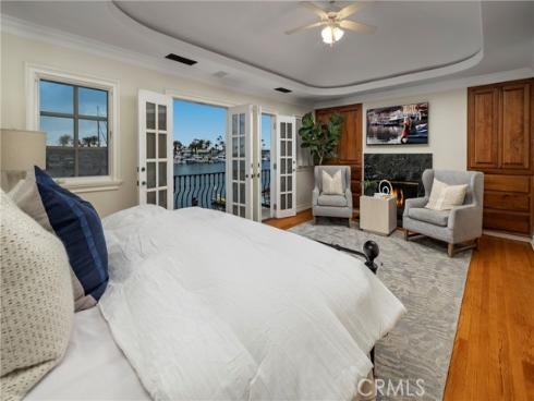 339  Via Lido Soud  , Newport Beach, CA