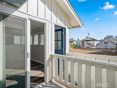 315  Sapphire  , Newport Beach, CA