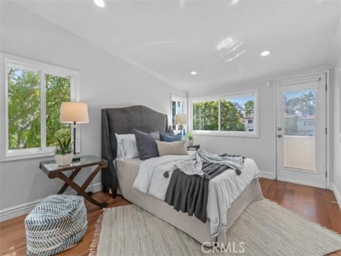 525  Vista Flora  , Newport Beach, CA