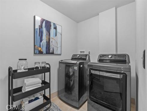 525  Vista Flora  , Newport Beach, CA