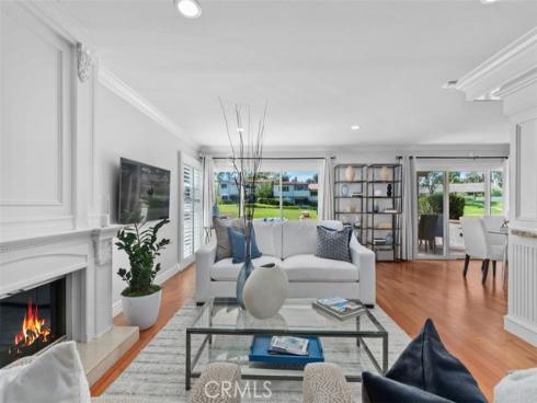525  Vista Flora  , Newport Beach, CA
