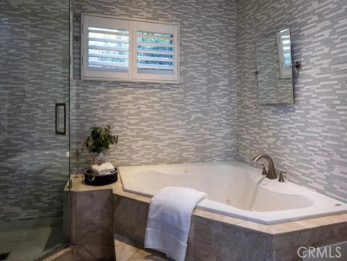 401 Holmwood , Newport Beach, CA