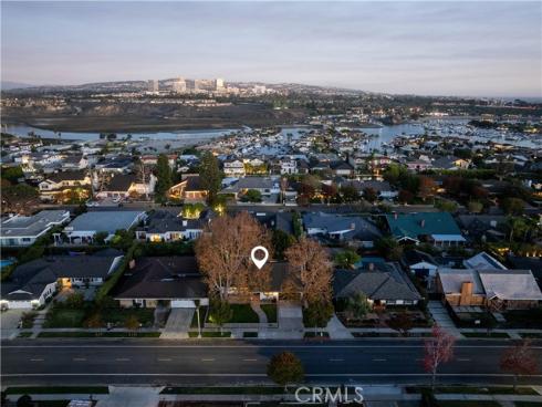 1136  Highland  , Newport Beach, CA