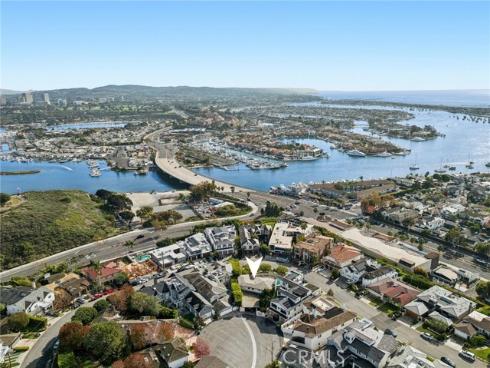 101  Kings   Place, Newport Beach, CA