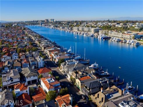 704  Via Lido Nord  , Newport Beach, CA