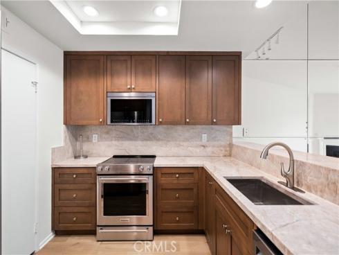 232 Villa Point Drive, Newport Beach, CA