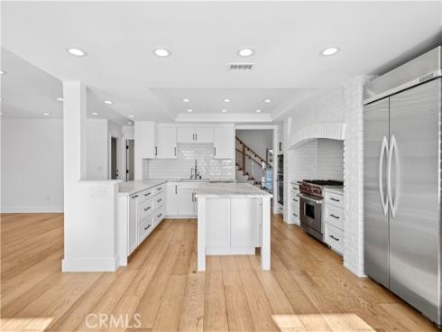 2572 Bayshore , Newport Beach, CA