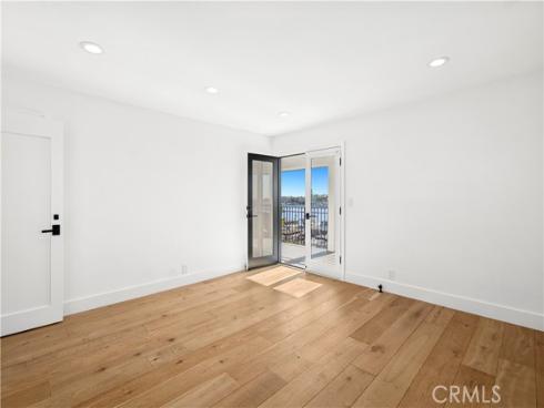 2572 Bayshore , Newport Beach, CA