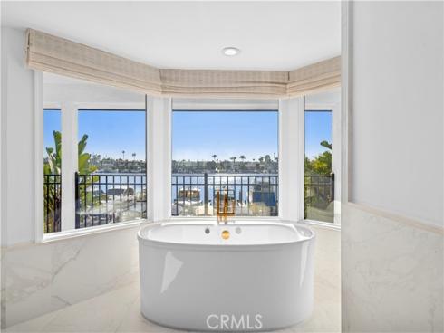 2572 Bayshore , Newport Beach, CA