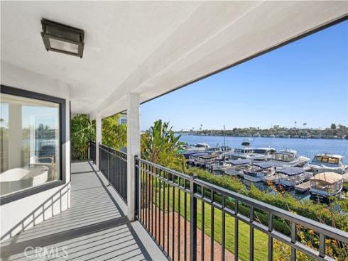 2572 Bayshore , Newport Beach, CA