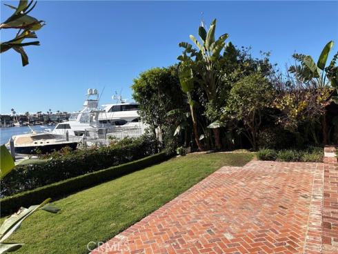 2572 Bayshore , Newport Beach, CA